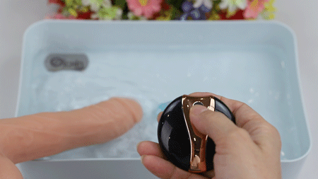 Dương vật giả Tornado rung ngoáy chính hãng silicone TPE kích thích