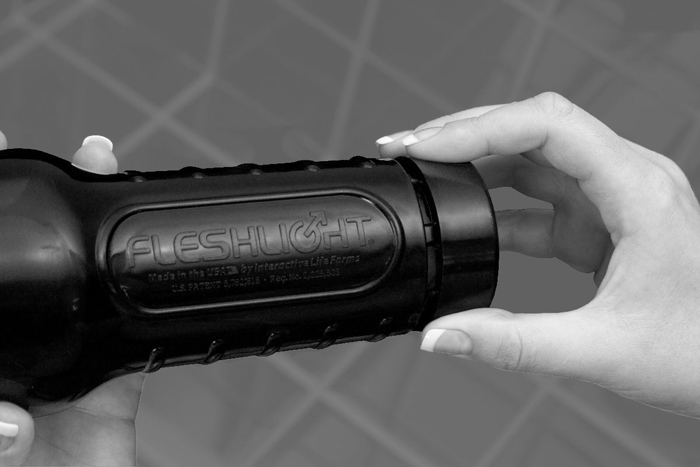 Đèn pin thủ dâm Black FleshLight USA hàng chất cao cấp tốt