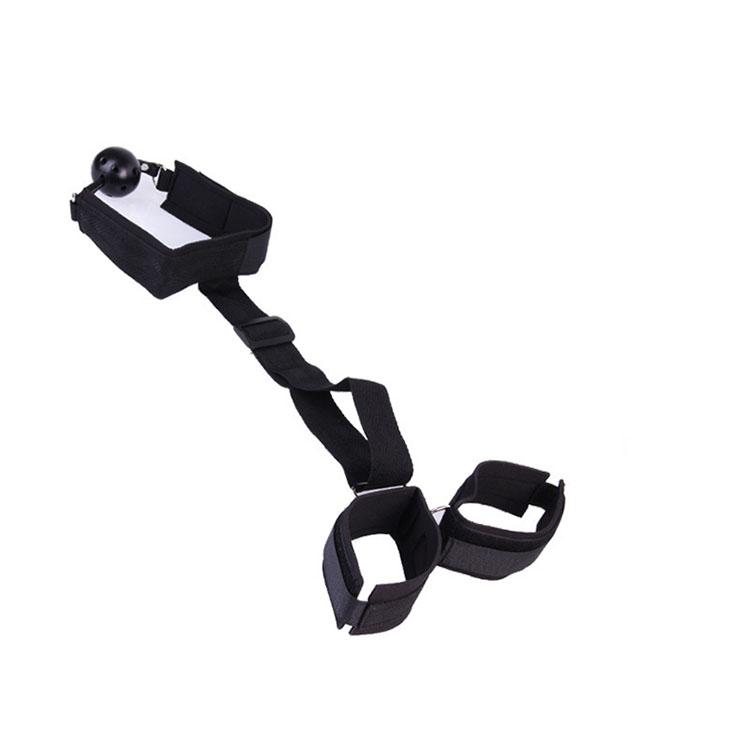 Khóa hàm còng tay cực dị gia tăng cảm giác mới lạ phòng the