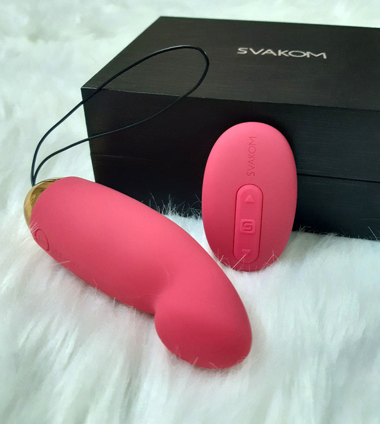 Trứng Rung Tình Yêu Svakom IVY Silicon ABS Sạc Pin Tối Ưu Trứng Rung Tình Yêu Svakom IVY Silicon ABS Sạc Pin Tối Ưu