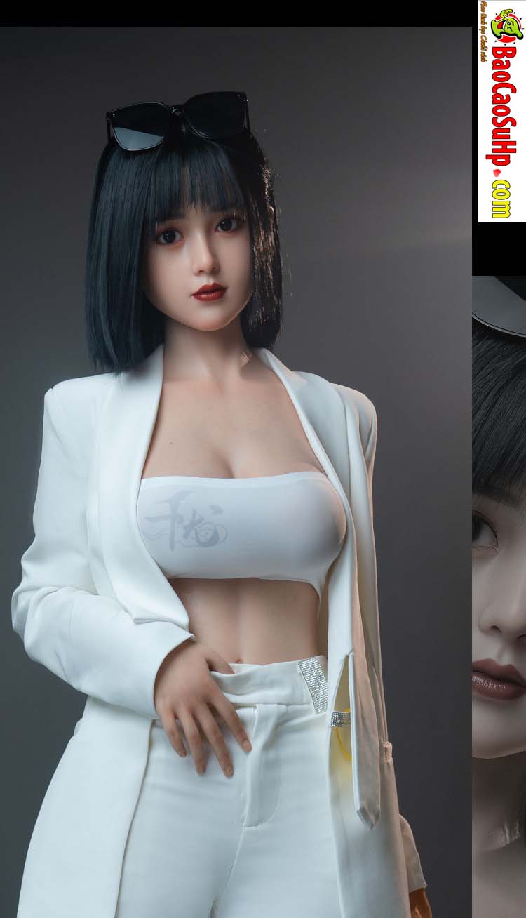 Búp bê tình dục Layla 1m58 thân TPE Đầu silicone Quyến rũ Hiện đại Sành điệu