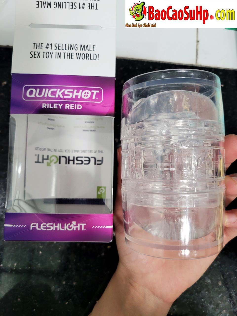 Cốc thủ Fleshlight Quickshot Riley Reid nhỏ gọn tiện lợi mua ngay