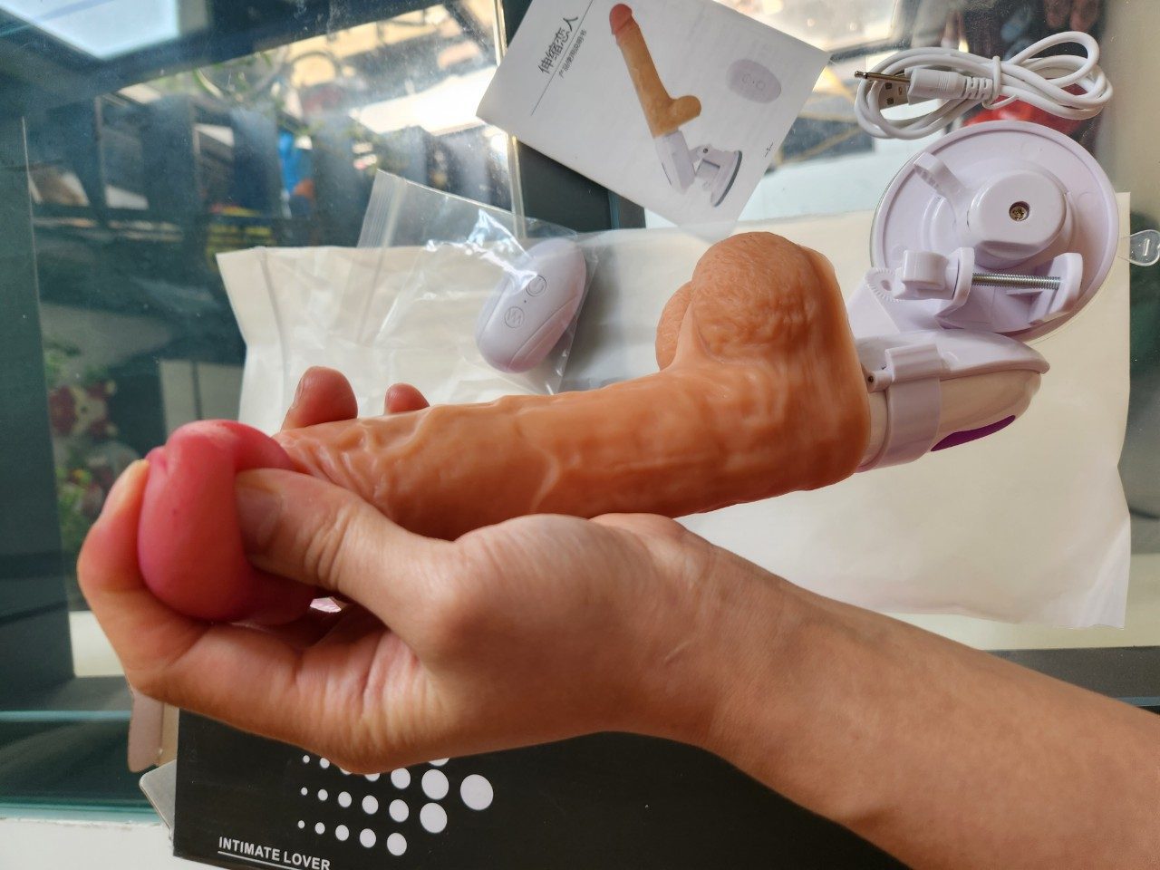 Dương vật đóng tường Coc Aloma Châu phi to mạnh mượt điều khiển