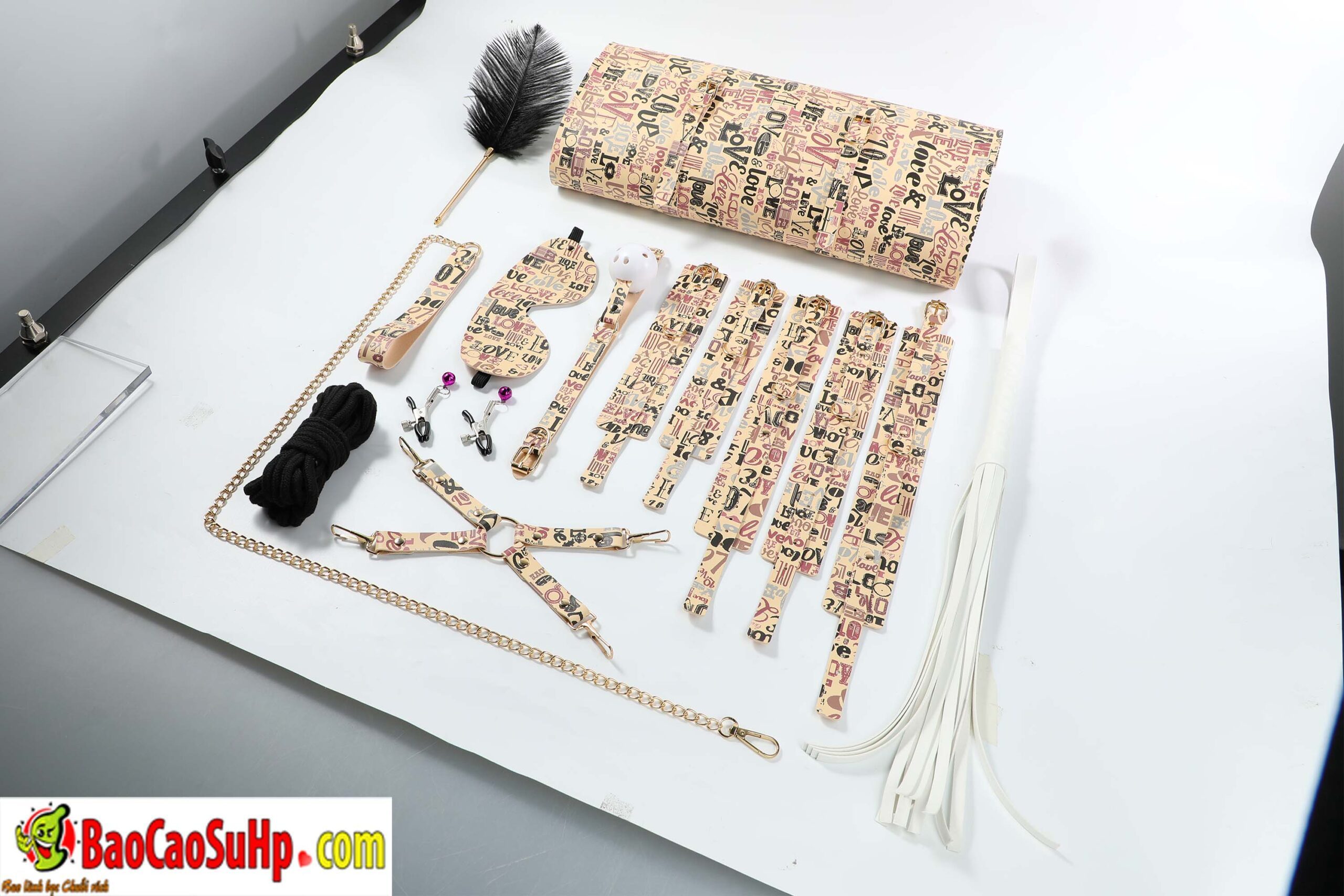 anh chup bo BDSM Mizzzee Love Retro 15 scaled - Bộ BDSM Mizzzee Love Retro đẹp độc phong cách 12 món