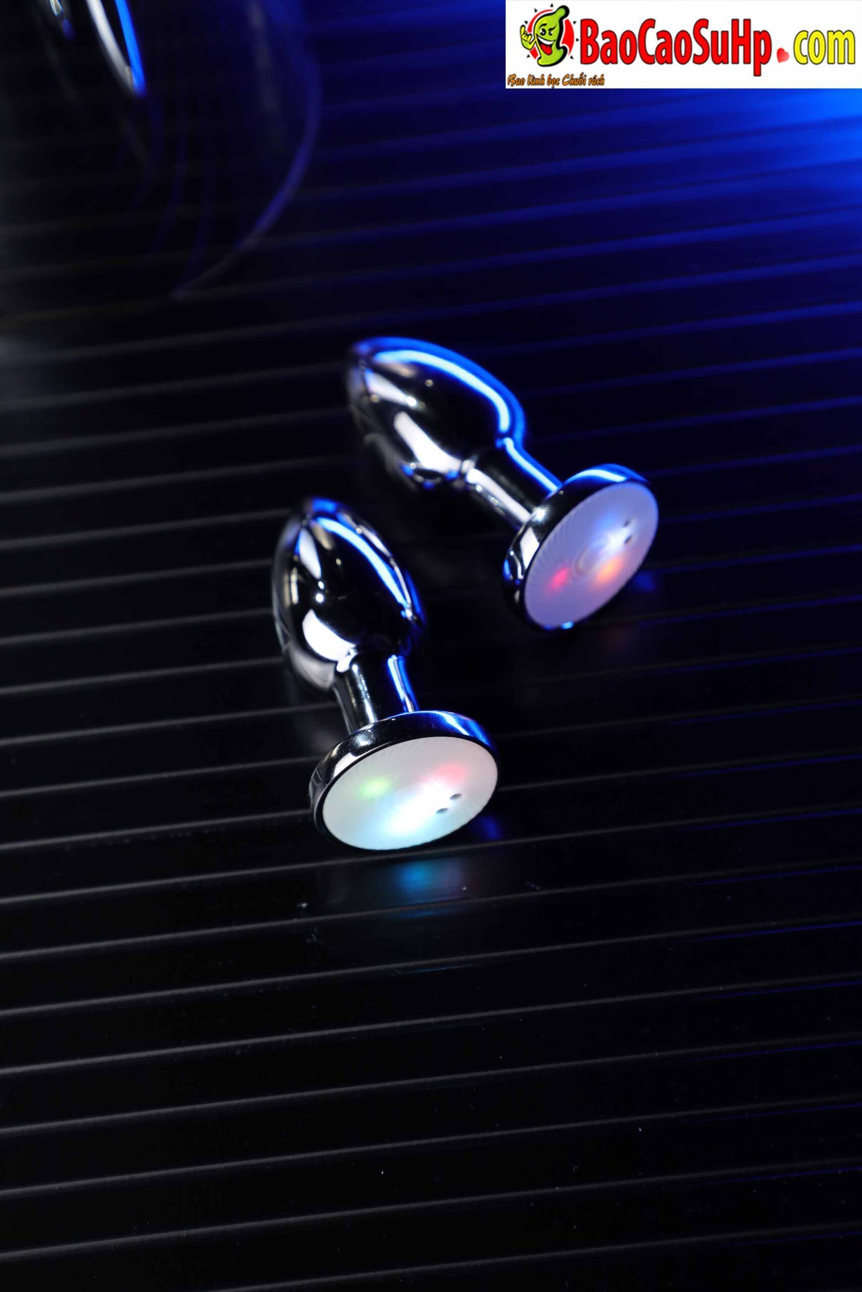 478A5518 scaled - Thụt hậu môn rung đèn LED 7 màu Mizzzee Kerenza điều khiển từ xa