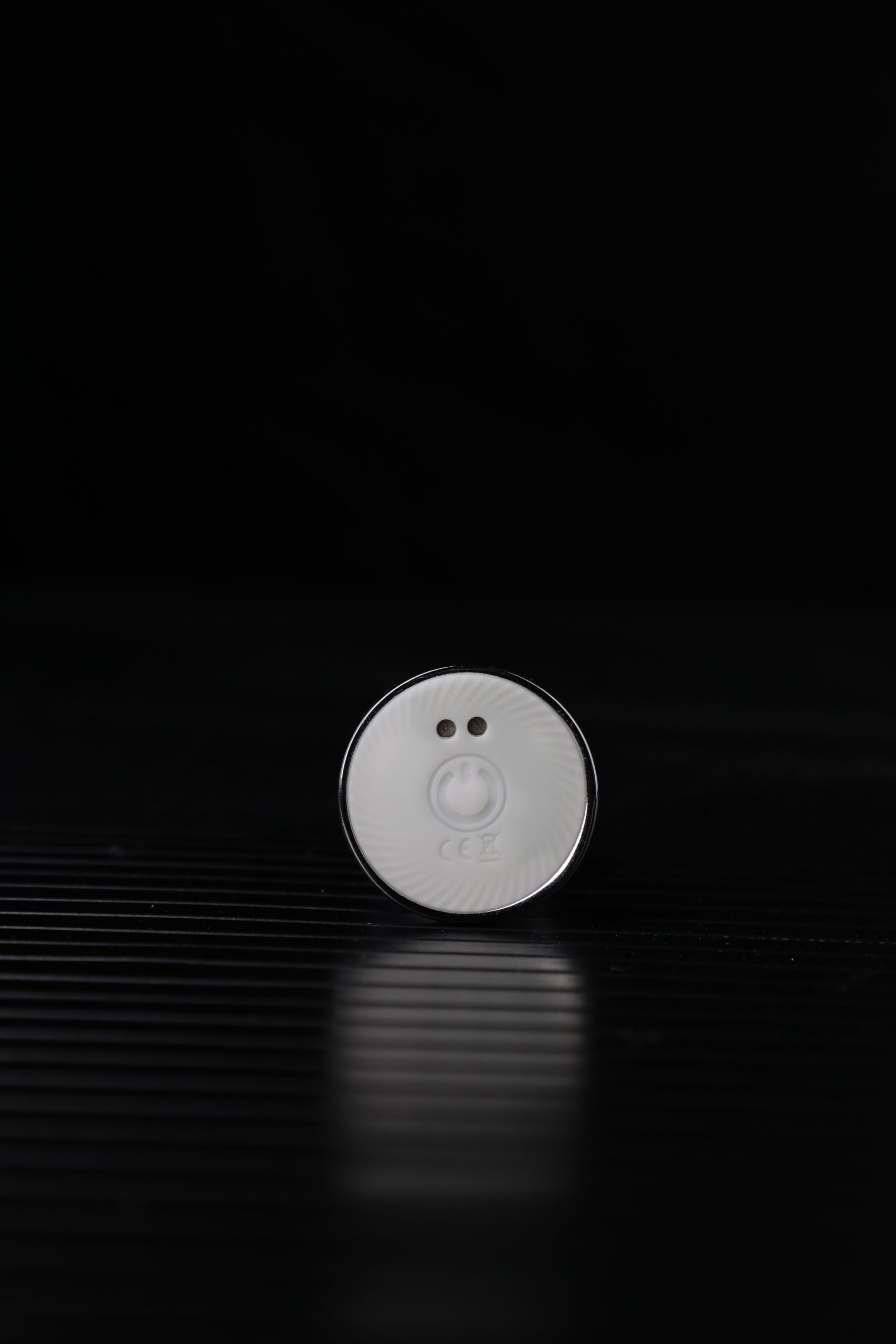 478A5617 scaled - Thụt hậu môn rung đèn LED 7 màu Mizzzee Kerenza điều khiển từ xa