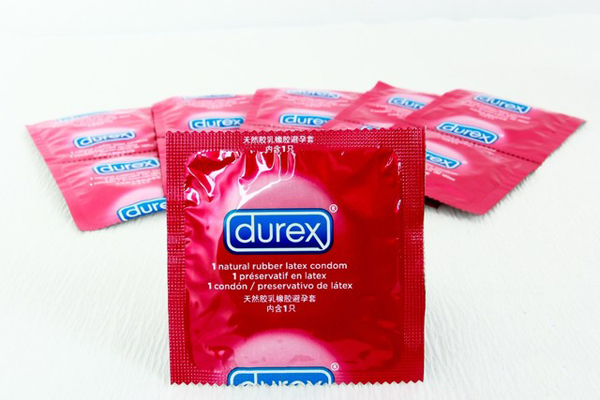Durex Fetherlite Ultra-Thin 12pcs Comfortable Condoms