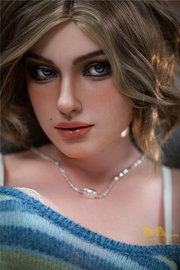 Búp bê tình dục IronTech Doll LuNa 152cm da tự nhiên mềm mại