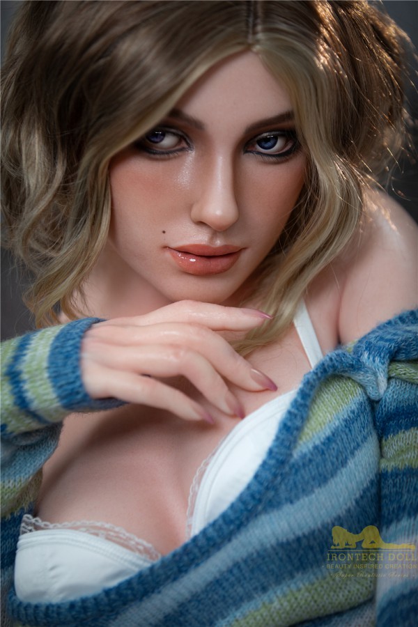 Búp bê tình dục IronTech Doll LuNa 152cm da tự nhiên mềm mại