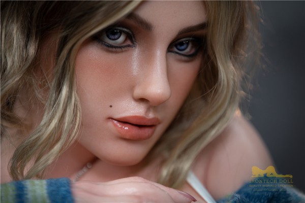 Búp bê tình dục IronTech Doll LuNa 152cm da tự nhiên mềm mại