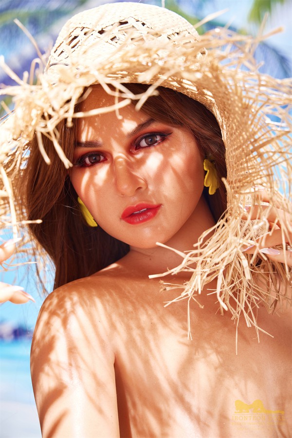 Búp bê tình dục IronTech Doll Hazel 168cm silicon y tế sang trọng