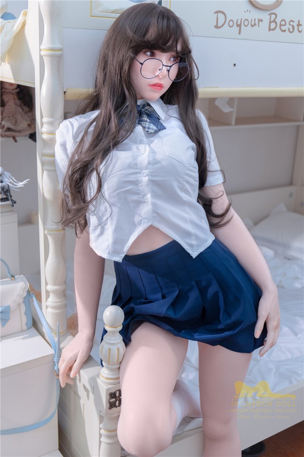 Búp bê tình dục IronTech Doll Suki 168cm ngực khủng silicon tự nhiên