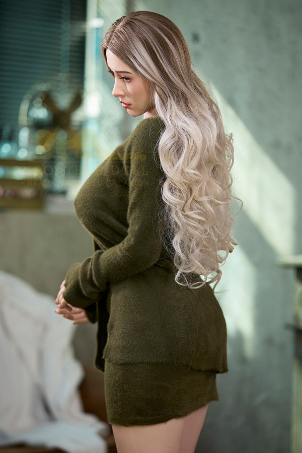 Búp bê IronTech Doll Betty 159cm chân thật như người mẫu Nhật Bản