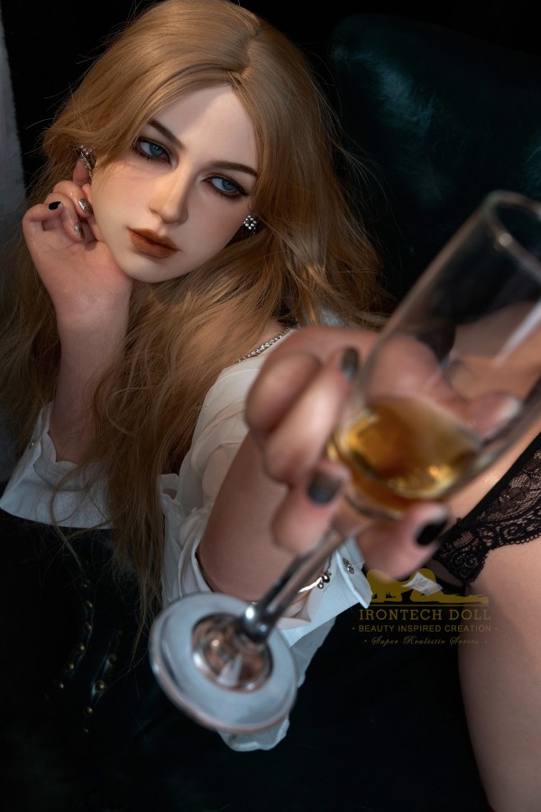 Búp bê tình dục IronTech Doll Flora 164cm siêu thực sang trọng