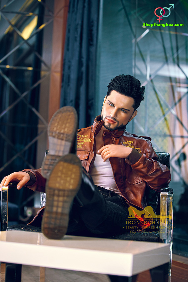 Búp bê tình dục nam 6 múi Hybrid Kevin 35 Irontech Doll giá tốt