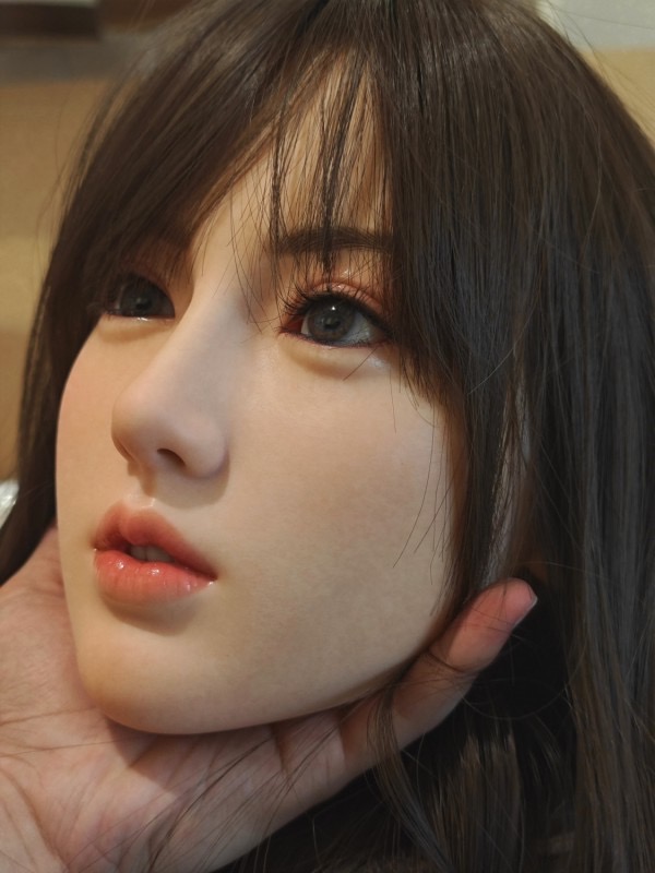 Búp bê silicon chân thật Gynoid Leyla cao 168cm
