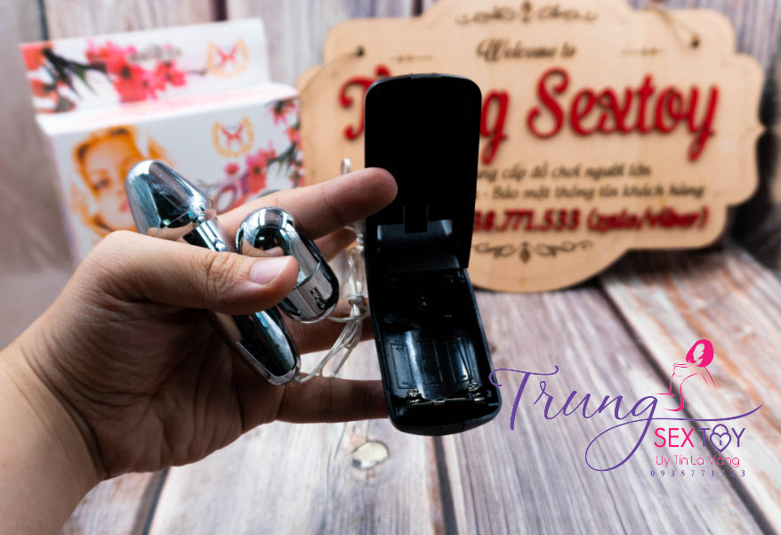 Trứng Rung Inox 2 Cục Kích Thích Sung Sướng Tình Dục Trứng Rung Inox 2 Cục Kích Thích Sung Sướng Tình Dục