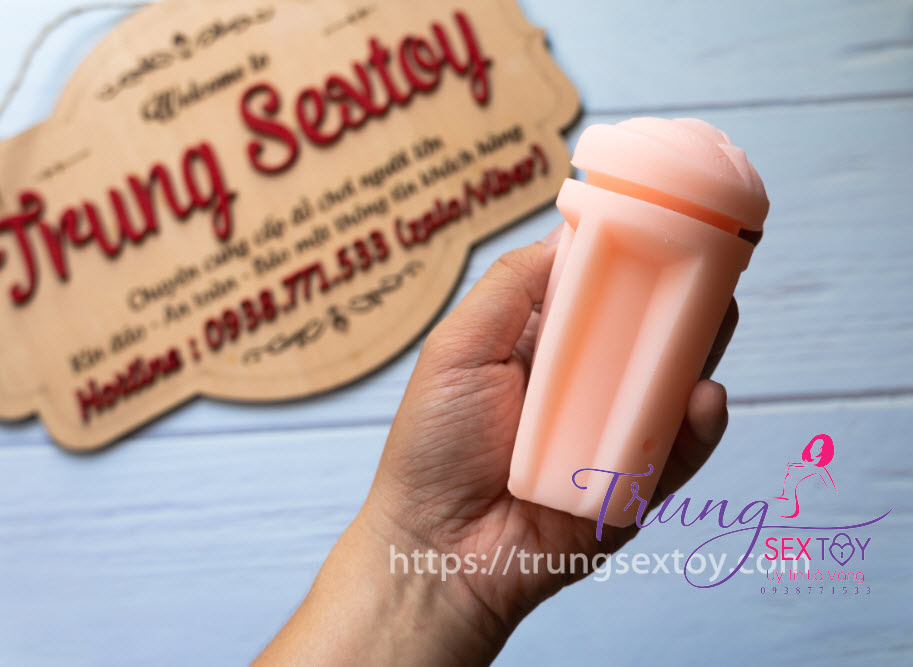 Âm đạo giả mini gắn tường bán chạy hỗ trợ phái mạnh khi vắng vợ