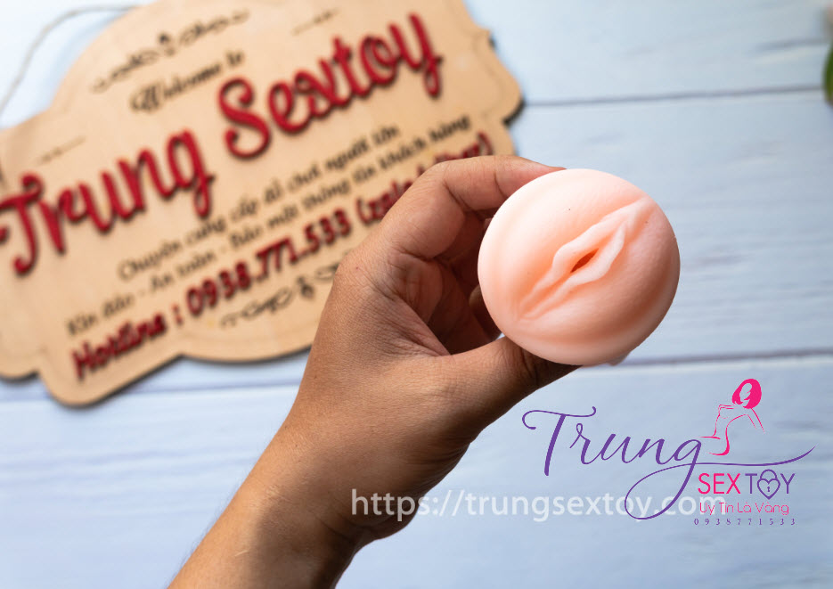 Âm đạo giả mini gắn tường bán chạy hỗ trợ phái mạnh khi vắng vợ