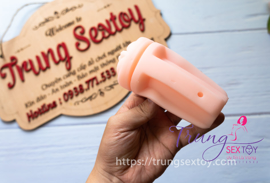 Âm đạo giả mini gắn tường bán chạy hỗ trợ phái mạnh khi vắng vợ