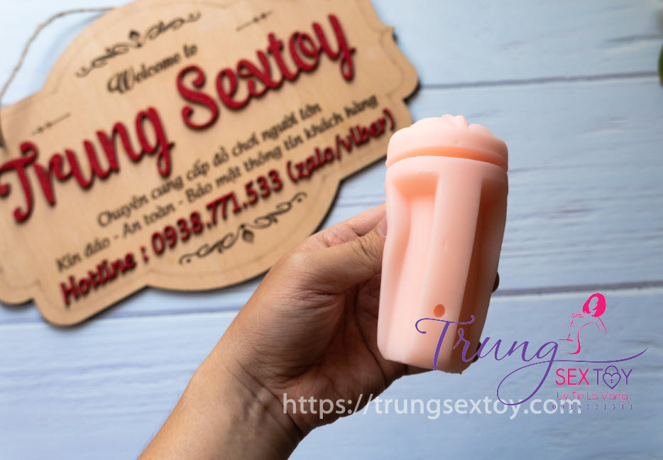 Âm đạo giả mini gắn tường bán chạy hỗ trợ phái mạnh khi vắng vợ