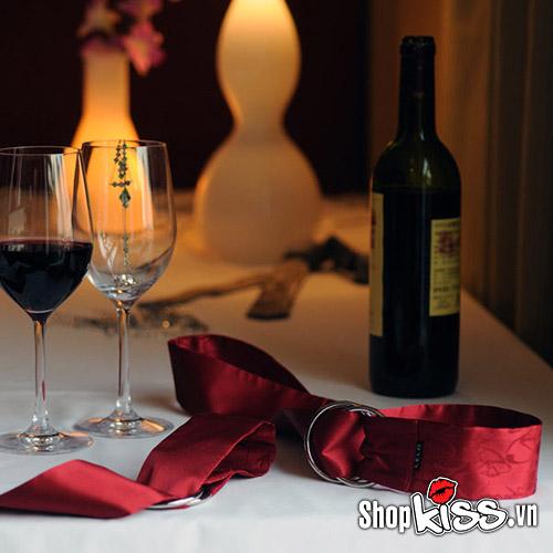 Dây trói tay Lelo BOA vải lụa bạo dâm cao cấp đỏ đen tím