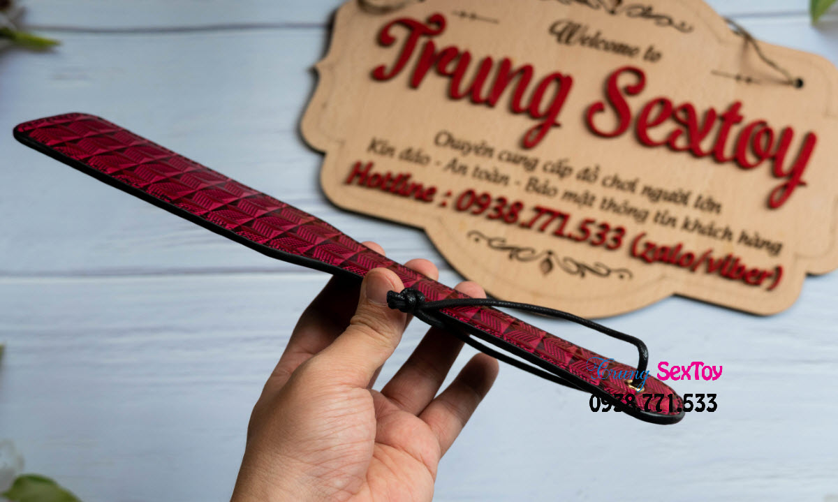 Roi quất mông BDSM kích thích Sub lên đỉnh thỏa mãn