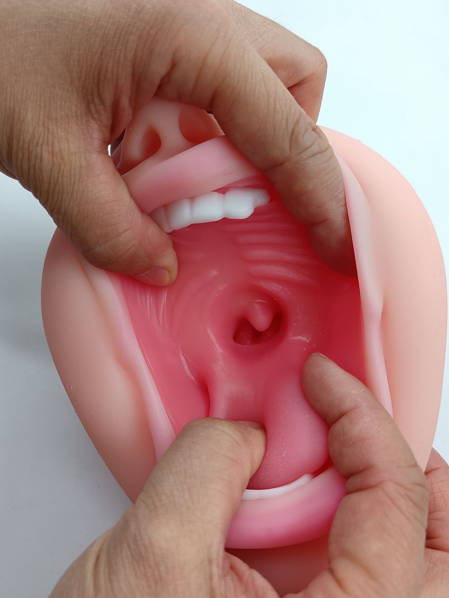 Miệng mút nam da trắng chất lượng cao giá tốt mua ngay