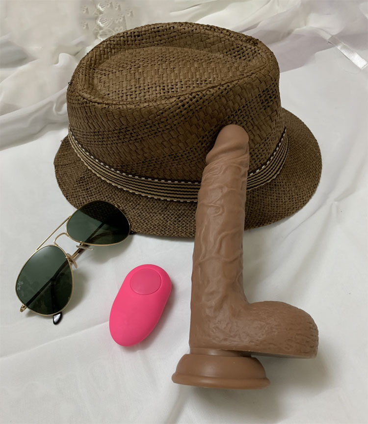 Dương Vật Giả Gắn Tường Rung Ngoáy Điều Khiển Từ Xa DV48