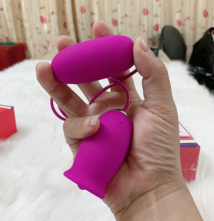 Trứng rung 2 đầu PrettyLove Daisy massage kích thích phụ nữ