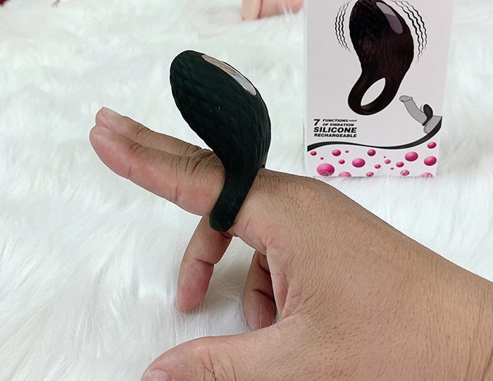 Vòng rung liếm 7 chế độ sạc pin PrettyLove Heloise silicon an toàn