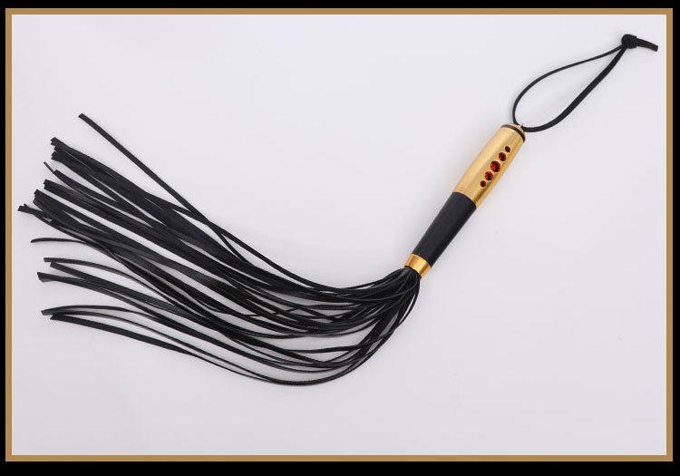 Dụng Cụ BDSM Roi Da Mạ Vàng Sang Trọng Phong Cách Đỉnh