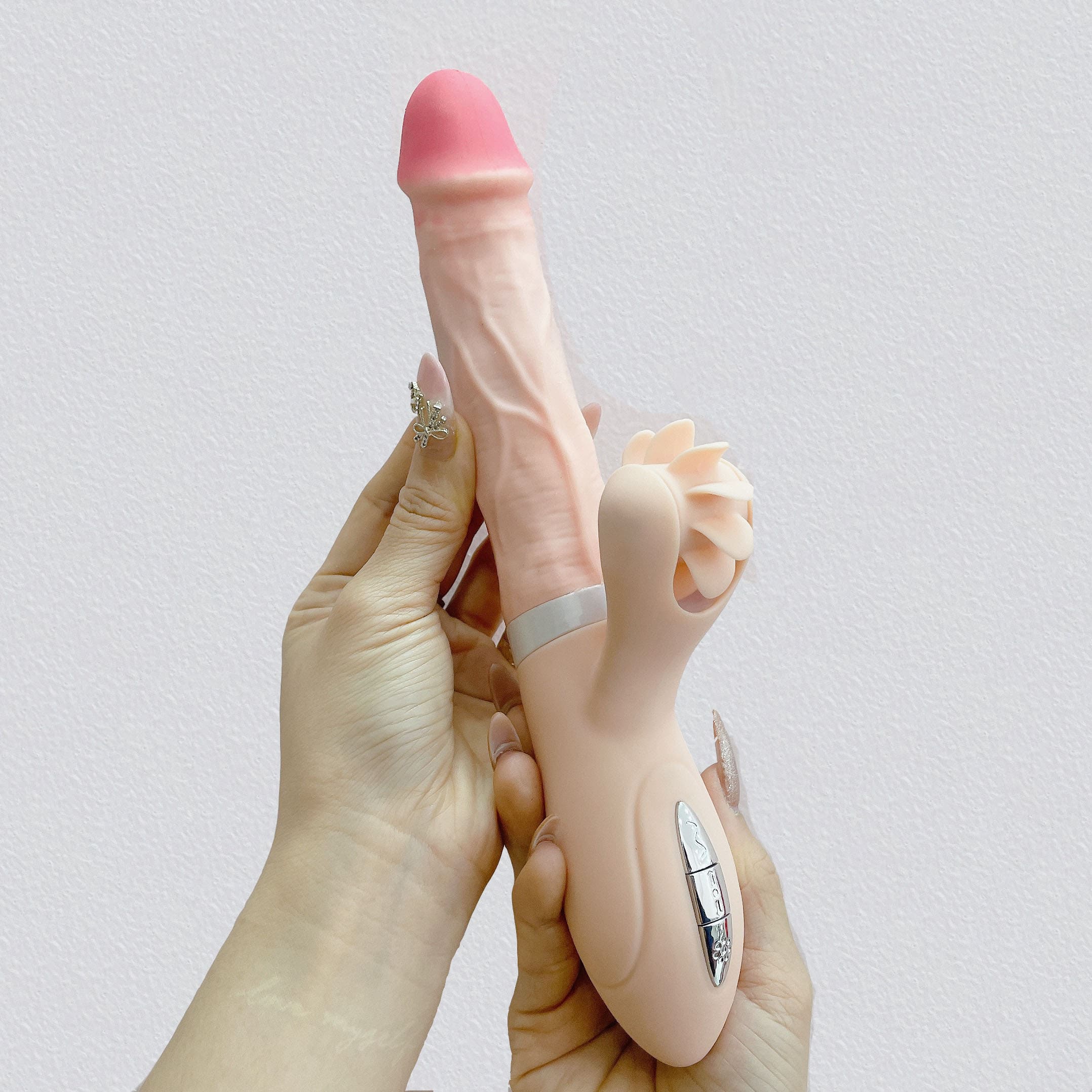 Dương Vật Giả Rung Thụt Tự Động Cao Cấp Phê Nhất Cho Nữ