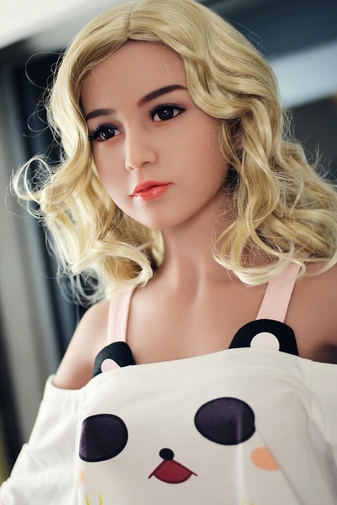 B28 1M56 CHLOEO Em búp bê tình yêu tạo nhiều đam mê mới