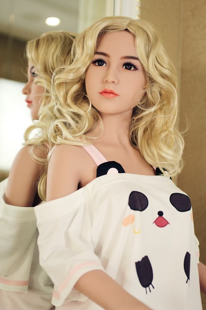 B28 1M56 CHLOEO Em búp bê tình yêu tạo nhiều đam mê mới
