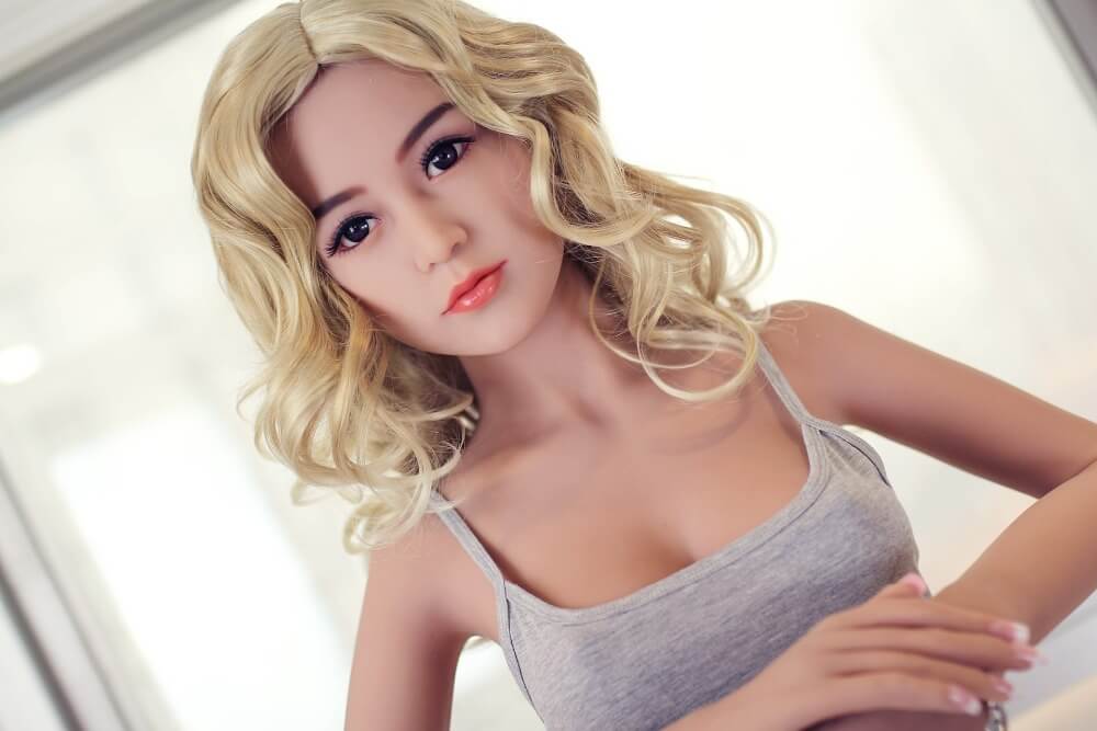 B28 1M56 CHLOEO Em búp bê tình yêu tạo nhiều đam mê mới