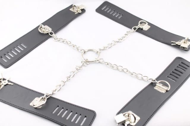 Đồ chơi bạo dâm còng tay chân kích thích cực mạnh chất lượng