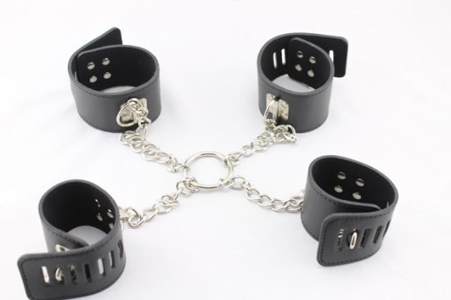 Đồ chơi bạo dâm còng tay chân kích thích cực mạnh chất lượng