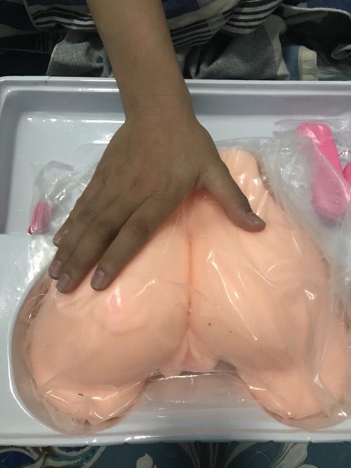 So sánh Âm đạo giả mông silicon có rung kiểu Doggy  nhập khẩu