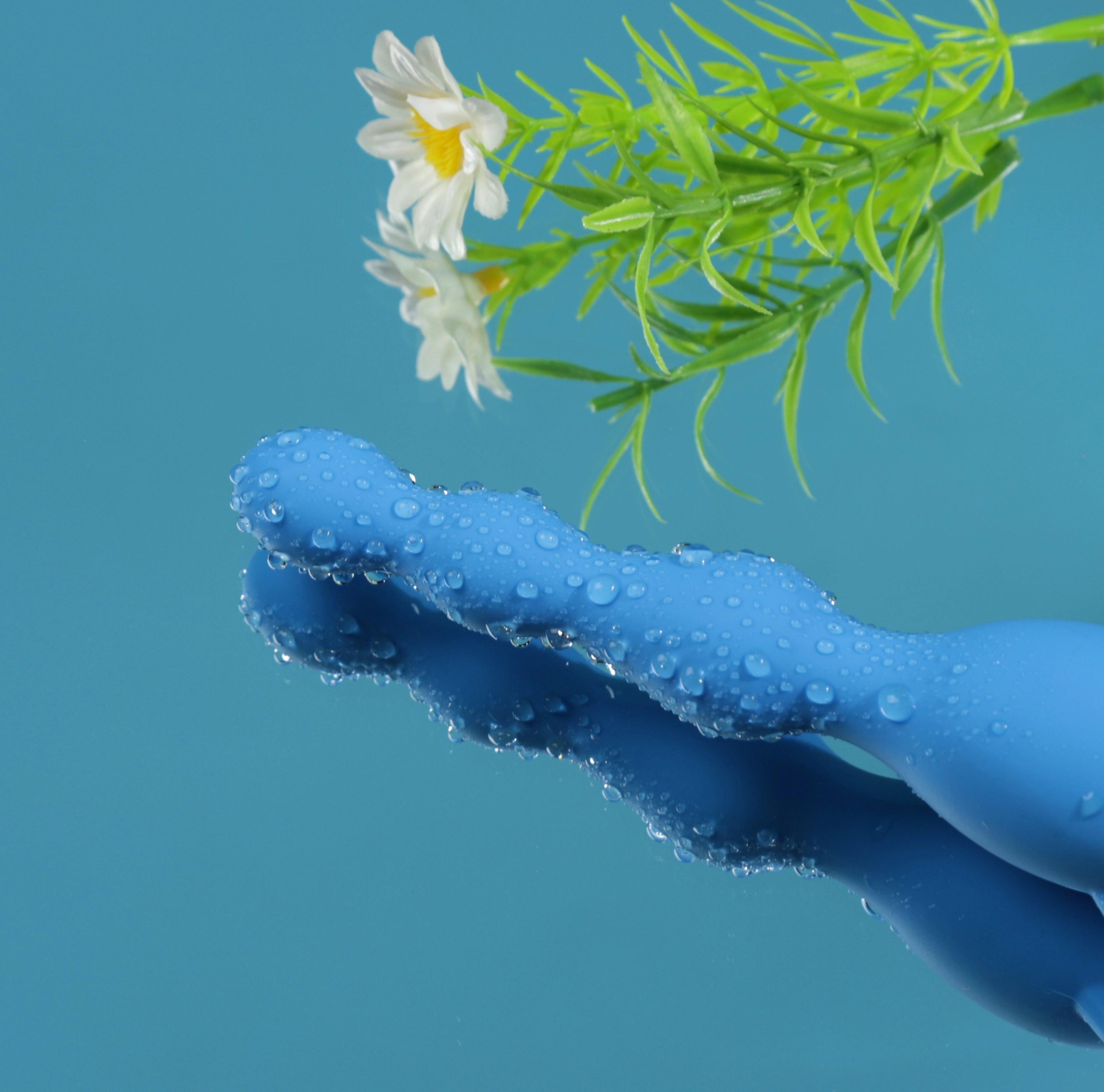 Đồ chơi hậu môn IKOKY mềm nhỏ rung cực đã kích thích tê liệt