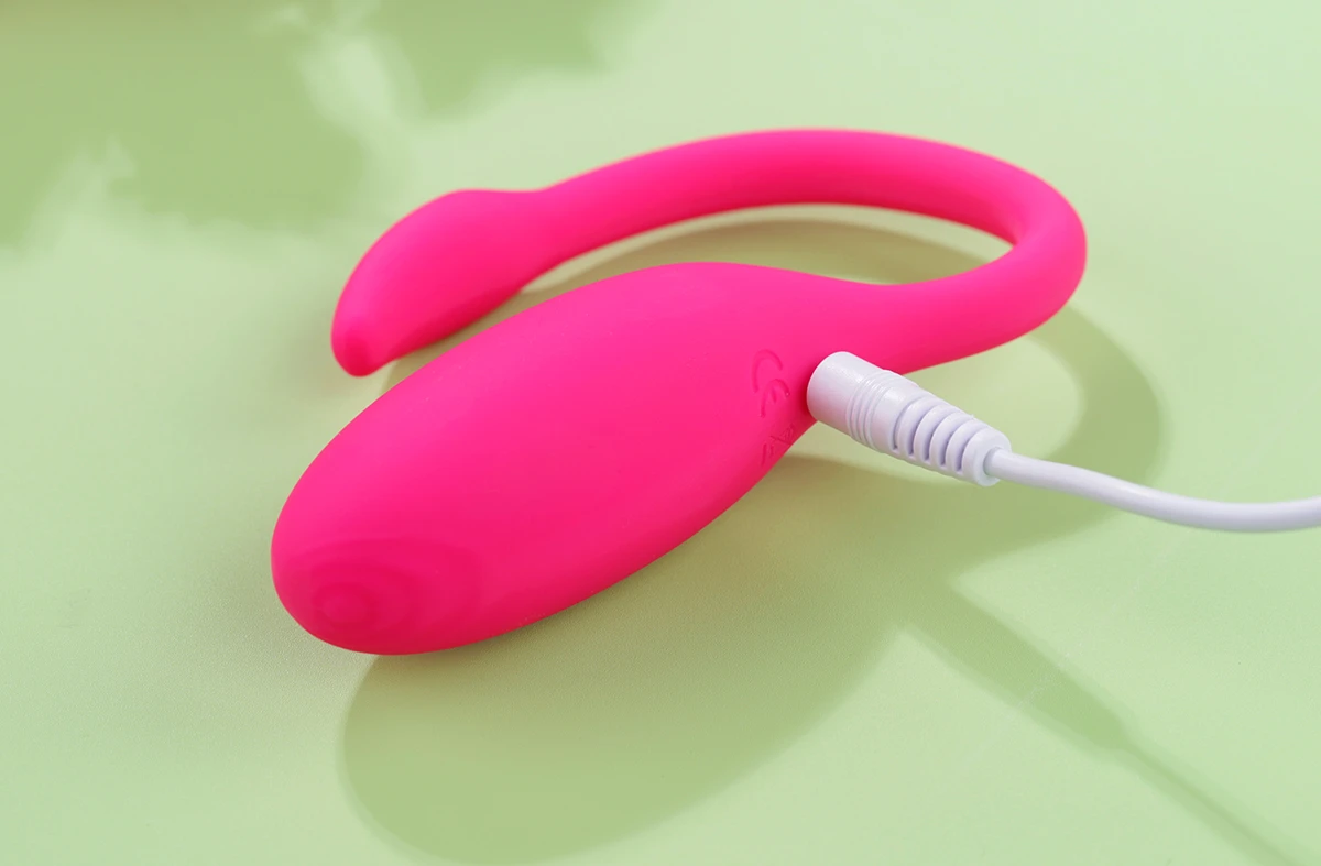 Thiên nga Flamingo điều khiển từ xa qua điện thoại cực dễ dàng
