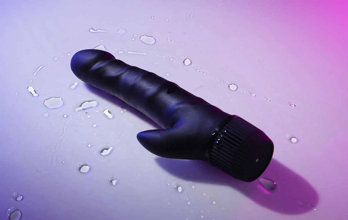 Dương vật giả CalExotics Black Velvet Clit Arouser rung đa tần số Dương vật giả CalExotics Black Velvet Clit Arouser rung đa tần số