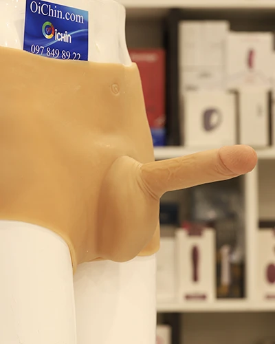 Quần lót dương vật Yunman mềm nhỏ cho Lesbian quyến rũ