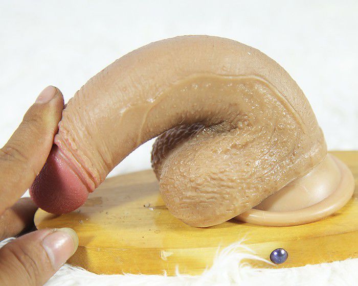 Lovetoy Natural Cock silicon mềm mịn 7 inch hít tường