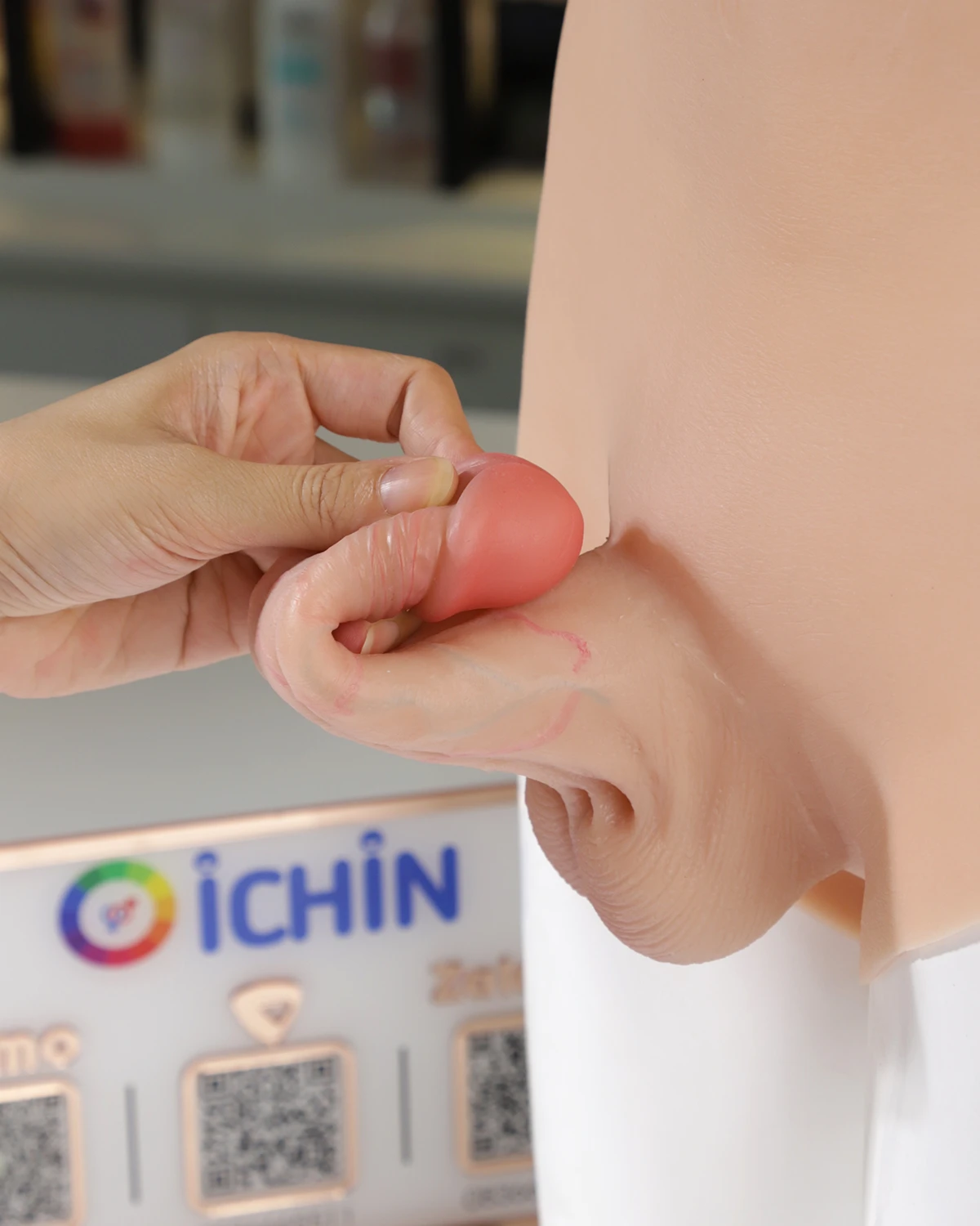 Quần silicone đeo dương vật giả mềm mại thoải mái mua ngay