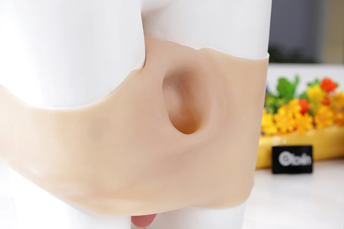 Dương vật giả liền quần silicone rỗng ruột chân thực mềm mại