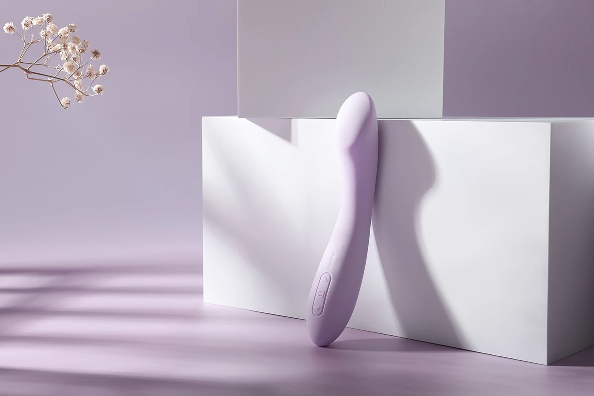 SVAKOM AMY 2 Curved Intelligent Silicone Vibrator G-Spot Stimulation