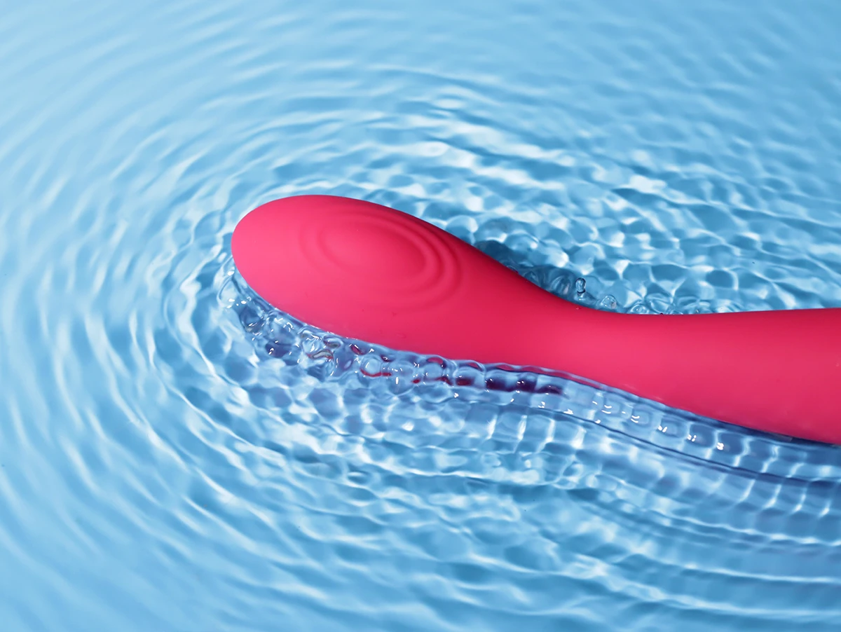 Shop bán Svakom IRIS mini rung mạnh mẽ với 5 chế độ độc đáo loại tốt Shop bán Svakom IRIS mini rung mạnh mẽ với 5 chế độ độc đáo loại tốt