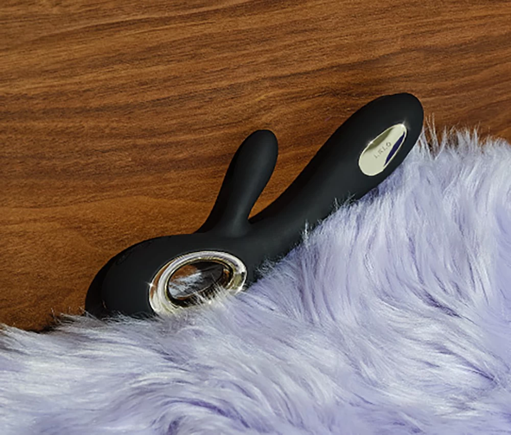 Lelo Soraya Wave tai thỏ rung ngoáy 8 chế độ siêu mạnh mẽ từ Thụy Điển