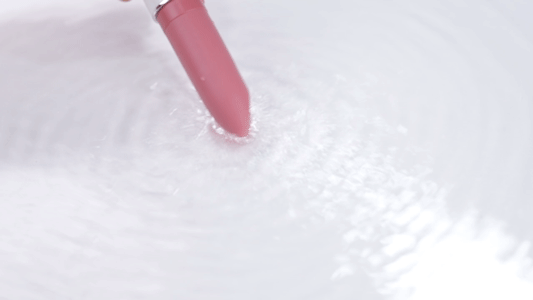 Magic Lotos App-Controlled Smart Lipstick Vibrator Compact